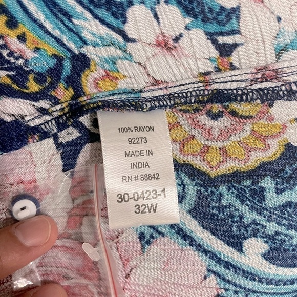 Roaman's Women's Plus Size Fit-And-Flare Crinkle floral Tunic size 32 W - Picture 12 of 15